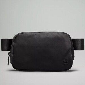 Lululemon Everywhere Belt Bag